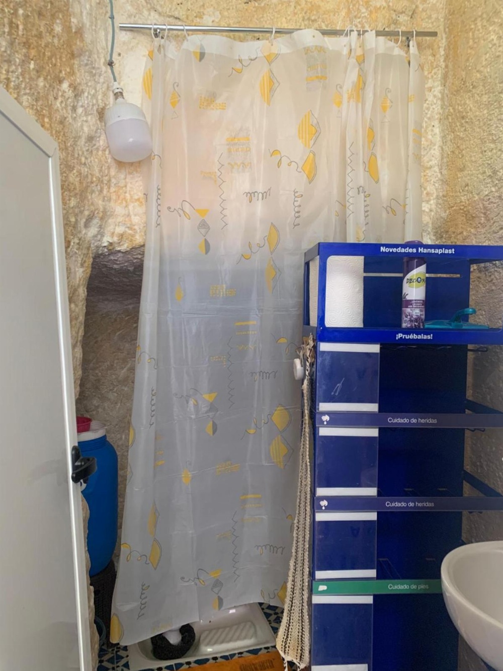 كهوف يحيى لسياحة والمبيت البهاليل